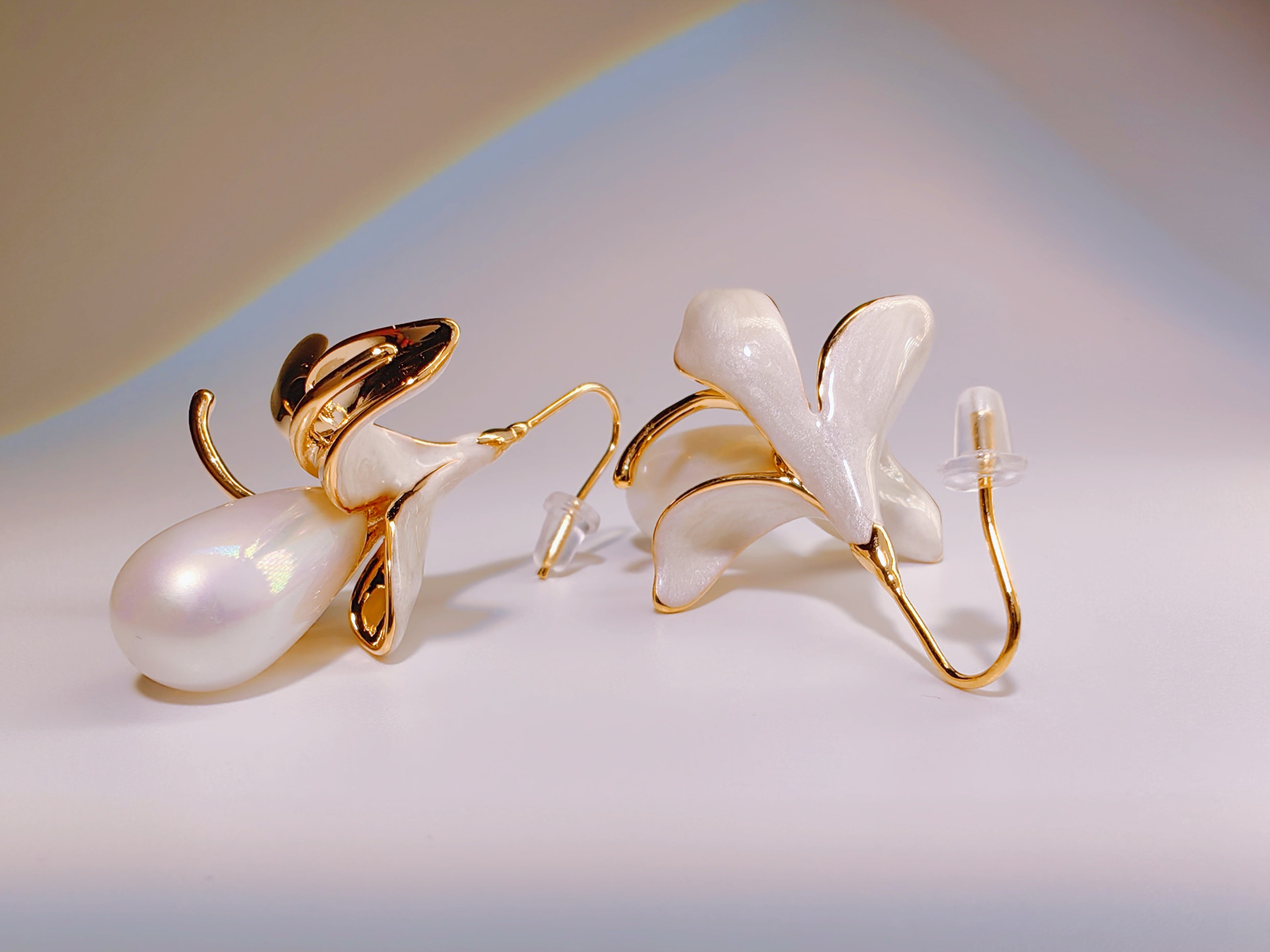 Calla Lily Pearl Drop Earrings