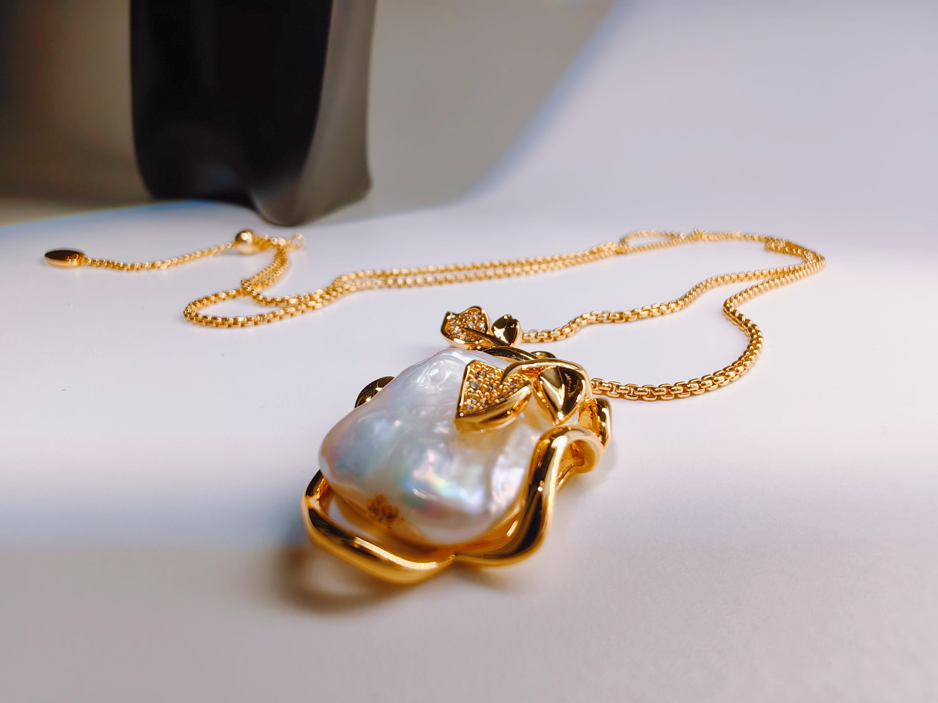 Baroque Pearl & Gold Floral Pendant Necklace