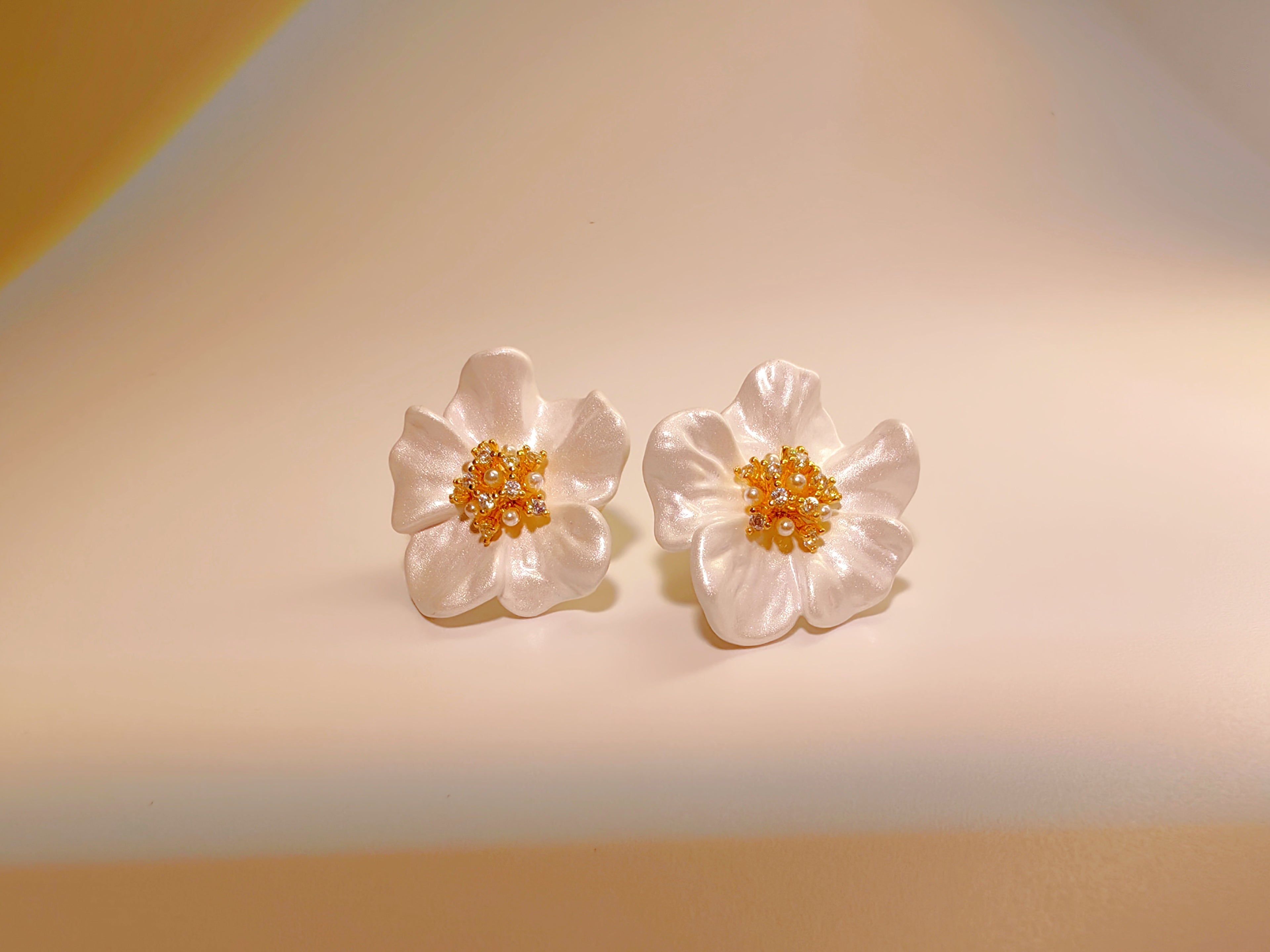 Gold Tone Pearl & Crystal Center Floral Earrings