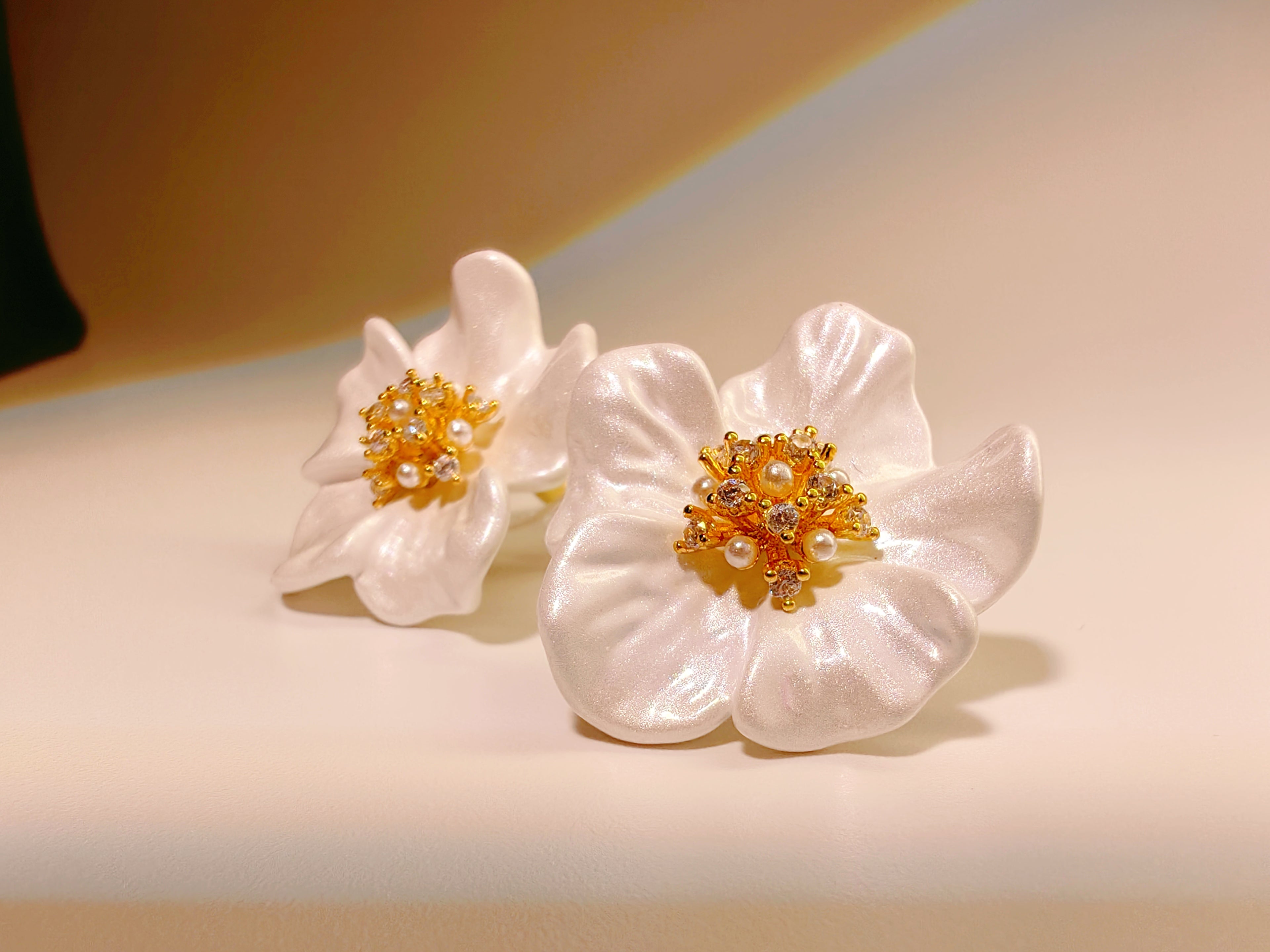Gold Tone Pearl & Crystal Center Floral Earrings